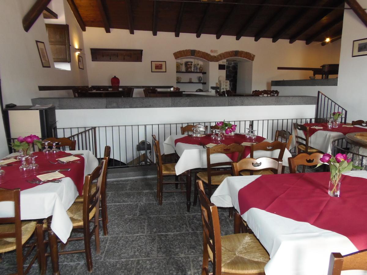 Отель Le Cisterne Dell'Etna Calcerana-Marina Экстерьер фото