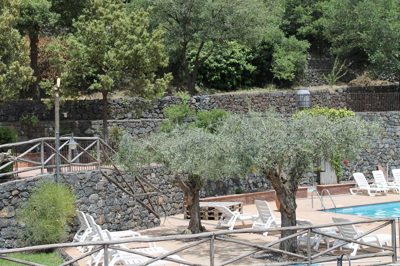 Отель Le Cisterne Dell'Etna Calcerana-Marina Экстерьер фото